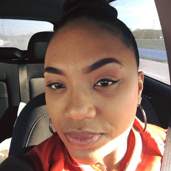 Meet your Posher, Kendra - Picture 1 of 1